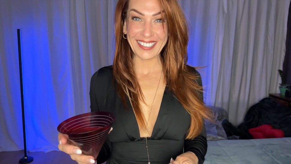 TrophyWifeNat – Hot Wife Reunion